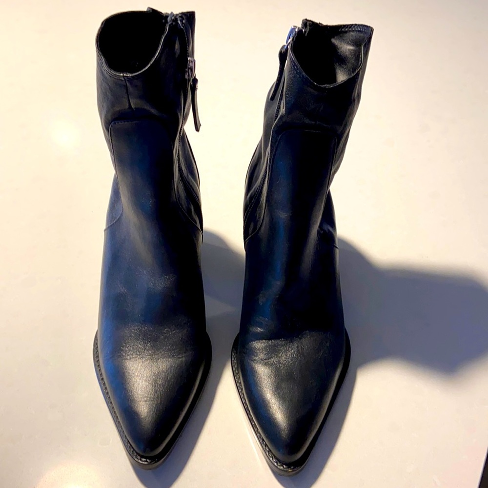 COPY - Zara size 8 leather zip boot